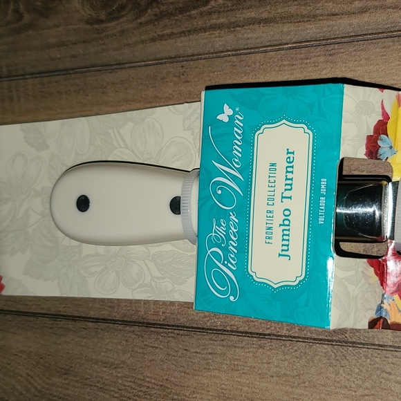Pioneer Woman Frontier Collection Jumbo Turner in Ivory - Picture 3 of 4